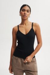 TOP CAMI CZARNY S - Flawless. Czarne topy damskie Flawless, s, bez wzorów, z bawełny, bez kołnierzyka. Za 179.00 zł.