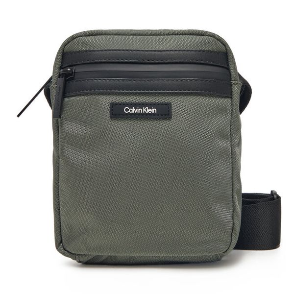 Saszetka Calvin Klein. Czarne saszetki męskie CALVIN KLEIN. Za 149.99 zł.