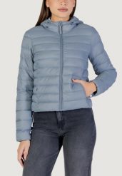 Kurtka puchowa Kobieta ONLY ONLTAHIA LW QUILTED HOOD JKT NOOS OTW. Niebieskie kurtki damskie Only, na zimę, m, bez wzorów, z nylonu, z kapturem. Za 207.10 zł.