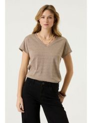 Garcia Koszulka w kolorze szarobrązowym rozmiar: XL. Brązowe bluzki damskie Garcia, xl, bez wzorów, bez kołnierzyka, bez ramiączek. Za 99.95 zł.