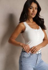 Biały Top z Wiskozą z Guzikami Yasmi. Białe topy damskie Renee, s, bez wzorów, z jeansu, bez kołnierzyka. Za 44.99 zł.