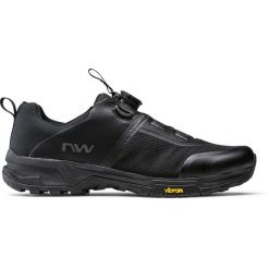Buty Northwave Crossland Plus. Czarne buty trekkingowe męskie Northwave, bez zapięcia, rowerowe. W wyprzedaży za 510.00 zł.