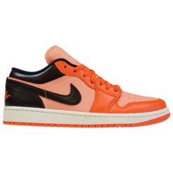 Buty damskie sportowe Air Jordan 1 Low SE WMNS - DM3379-600. Brązowe buty sportowe na co dzień damskie Jordan, bez wzorów, do koszykówki. Za 787.77 zł.