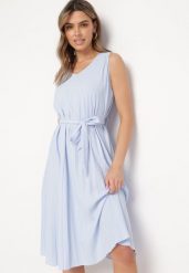 Jasnoniebieska Rozkloszowana Sukienka Midi Plisowana z Materiałowym Paskiem Varethia. Niebieskie sukienki damskie Born2be, l, bez wzorów, z materiału, bez kołnierzyka, bez ramiączek, midi, rozkloszowane. W wyprzedaży za 51.99 zł.