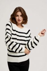 Sweter w paski z okrągłym dekoltem perłowo-czarny. Białe swetry klasyczne damskie MOODO, l, z elastanu, bez kołnierzyka. W wyprzedaży za 64.99 zł.