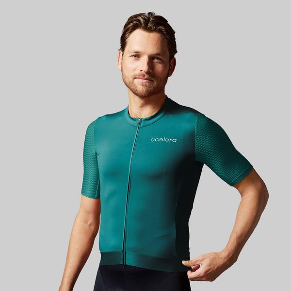 Męska profesjonalna koszulka kolarska z krótkim rękawem. Zielone t-shirty sportowe męskie ACELERA, l, z materiału, bez ramiączek, rowerowe. Za 239.99 zł.