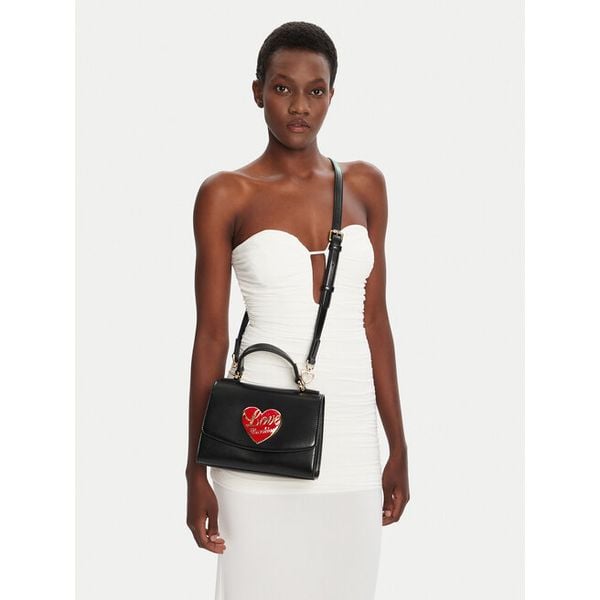 Torebka LOVE MOSCHINO. Czarne torebki klasyczne damskie Love Moschino, bez wzorów, bez dodatków. Za 639.99 zł.