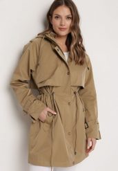 Ciemnobeżowa Kurtka Parka Płaszcz z Kapturem Ściągany w Pasie Jukoltta. Brązowe kurtki damskie Born2be, l, bez wzorów. Za 349.99 zł.