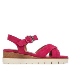 Sandały Tamaris. Czerwone sandały damskie Tamaris, bez wzorów, bez obcasa, na koturnie. Za 229.99 zł.