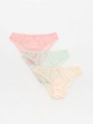 Majtki figi z siateczki 3 pack - różowy. Czerwone figi damskie Reserved, l, bez wzorów. Za 59.99 zł.