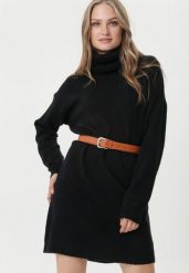 Czarna Sukienka Classificator. Czarne sukienki damskie Born2be, na co dzień, na jesień, l, bez wzorów, z dzianiny, bez kołnierzyka, bez ramiączek, proste. W wyprzedaży za 103.99 zł.