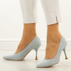 Błękitne zamszowe Polskie szpilki damskie Suzana 2201. Niebieskie szpilki Suzana, bez wzorów, z zamszu, bez obcasa. Za 249.00 zł.