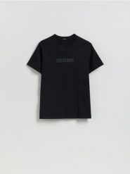 T-shirt slim z nadrukiem - czarny. Czarne t-shirty męskie Reserved, l, bez wzorów, z bawełny, bez kołnierzyka. Za 59.99 zł.