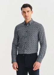 PAKO LORENTE – Czarna koszula w drobny wzór. Czarne koszule męskie Pako Lorente, m, bez wzorów, z bawełny, bez kołnierzyka, bez ramiączek. Za 149.99 zł.