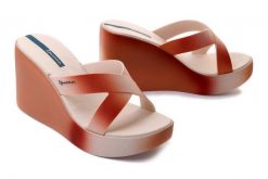 IPANEMA Colore Fem 83423 beige/brown, klapki damskie. Brązowe klapki damskie Ipanema, bez wzorów, bez obcasa. Za 219.90 zł.