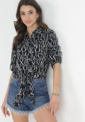 Czarna Koszula z Wiązaniem w Nadruk Addia. Czarne koszule damskie Born2be, l, bez wzorów, z jeansu, biznesowe, bez kołnierzyka, bez ramiączek. Za 54.99 zł.