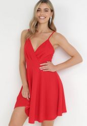 Czerwona Rozkloszowana Sukienka Mini na Regulowanych Ramiączkach Kionidim. Czerwone sukienki damskie Born2be, na co dzień, l, bez wzorów, z dzianiny, eleganckie, bez kołnierzyka, bez ramiączek, mini, kopertowe. W wyprzedaży za 59.99 zł.