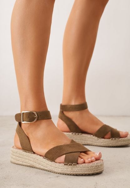 Ciemnozielone Plecione Sandały Boho VICES ze Skrzyżowanymi Paskami Aqiaria. Zielone sandały damskie Born2be, bez wzorów, bez obcasa, na płaskiej podeszwie. Za 84.99 zł.