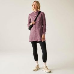 Bluza turystyczna damska Bloomfield. Fioletowe bluzy bez kaptura damskie Regatta, z poliesteru. W wyprzedaży za 119.99 zł.