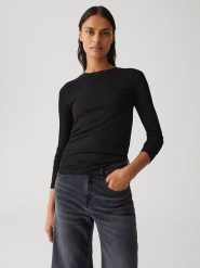 OPUS Koszulka w kolorze czarnym rozmiar: 40. Czarne bluzki damskie Opus, bez wzorów, bez kołnierzyka, bez ramiączek. Za 108.99 zł.