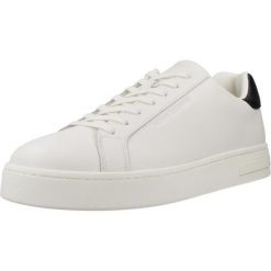 Buty ARMANI EXCHANGE XM000141 AF1191 Biały. Białe buty trekkingowe męskie Armani Exchange, ze skóry, bez zapięcia. Za 541.99 zł.