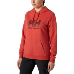 Bluza Damska Helly Hansen Hh Logo. Czerwone bluzy sportowe damskie Helly Hansen, bez wzorów, bez ramiączek, bez kaptura. Za 379.00 zł.