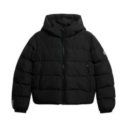 Sweter damski Superdry Sports. Czarne swetry klasyczne damskie Superdry., z puchu, bez kołnierzyka. W wyprzedaży za 477.00 zł.