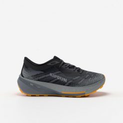 Buty do biegania męskie Kiprun Kipcore Gravel. Czarne obuwie do biegania damskie KIPRUN. Za 299.99 zł.