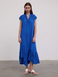 BGN Sukienka w kolorze niebieskim rozmiar: 36. Niebieskie sukienki damskie BGN, na imprezę, bez wzorów, z wiskozy, bez kołnierzyka, bez ramiączek, maxi. Za 65.54 zł.