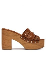 Guess Klapki FLJ2LL LEA04 Brązowy. Brązowe klapki damskie Guess, z aplikacjami, ze skóry, bez obcasa. Za 639.99 zł.