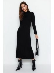 Trendyol Sukienka w kolorze czarnym rozmiar: S. Czarne sukienki damskie Trendyol, s, bez wzorów, bez kołnierzyka, bez ramiączek, maxi. Za 73.99 zł.