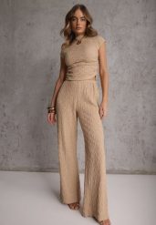 Beżowy Komplet Spodnie Wide Leg i Top ze Stójką i Drapowaniem w Talii Meridone. Brązowe spodnie materiałowe damskie Renee, bez wzorów, eleganckie. Za 129.99 zł.