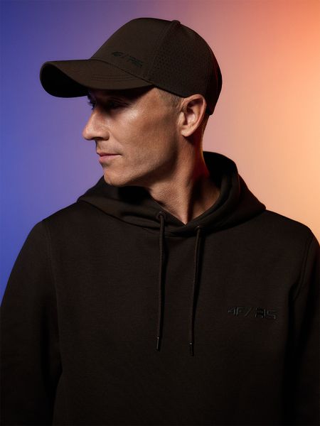 4F Czapka z daszkiem strapback uniseks 4F x Robert Lewandowski - brązowa L/XL (60cm). Brązowe czapki męskie 4f, bez wzorów, z syntetyku, biznesowe. Za 89.99 zł.