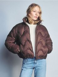 Pikowana kurtka - brązowy. Brązowe kurtki damskie Reserved, l, bez wzorów, z tkaniny, bez kaptura. Za 259.99 zł.