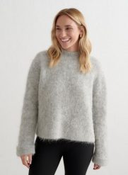 Damski sweter z mieszanki alpaki, luźny Alpaca Knit Sweater szary melanż. Szare swetry klasyczne damskie Aim'n, l, z elastanu, bez kołnierzyka. Za 330.00 zł.