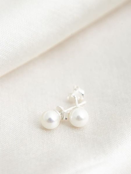 Lodie Silver Srebrne kolczyki-wkrętki rozmiar: onesize. Szare kolczyki damskie Lodie Silver, z perłą, srebrne. Za 52.45 zł.