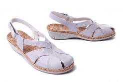 SUAVE 720017-91 ivory, sandały damskie. Szare sandały damskie Suave, bez wzorów, bez obcasa, na koturnie. Za 303.92 zł.