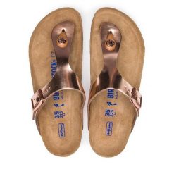 Japonki Birkenstock. Czerwone klapki damskie Birkenstock, bez wzorów, bez obcasa. Za 379.99 zł.