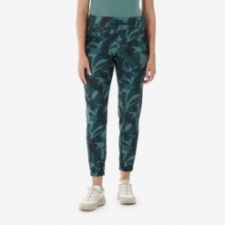 Spodnie turystyczne damskie Quechua NH100. Zielone spodnie materiałowe damskie QUECHUA, bez wzorów, z materiału, sportowe. Za 59.99 zł.