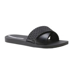 Klapki basenowe damskie Ipanema Street II Fem. Czarne klapki damskie Ipanema, bez wzorów, z gumy, bez obcasa, na płaskiej podeszwie. Za 77.99 zł.