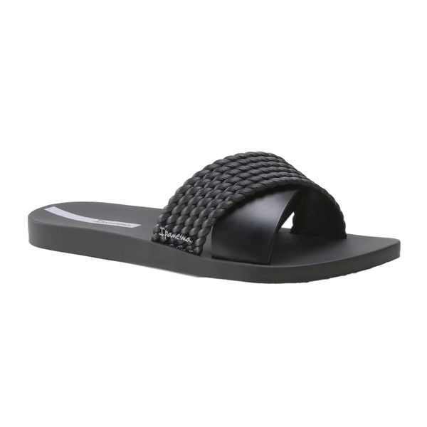 Klapki basenowe damskie Ipanema Street II Fem. Czarne klapki damskie Ipanema, bez wzorów, z gumy, bez obcasa, na płaskiej podeszwie. Za 77.99 zł.