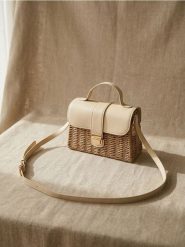 Pleciona torebka na ramię z klapką - kremowy. Białe torebki klasyczne damskie Sinsay, bez wzorów, bez dodatków. Za 59.99 zł.