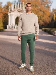 Spodnie jogger - szary. Szare spodnie materiałowe męskie Sinsay, bez wzorów. W wyprzedaży za 59.99 zł.
