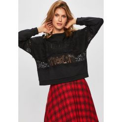 Guess Jeans - Bluza. Białe bluzy bez kaptura damskie Guess Jeans, l, z bawełny. Za 399.90 zł.