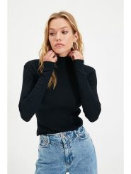 Trendyol Koszulka w kolorze czarnym rozmiar: M. Czarne t-shirty damskie Trendyol, m, bez wzorów, bez kołnierzyka. Za 30.78 zł.