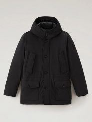 Woolrich Parka puchowa w kolorze czarnym rozmiar: L. Czarne parki męskie Woolrich, l, bez wzorów, z puchu. Za 1,339.78 zł.