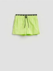 Gładkie szorty plażowe - zielony. Zielone szorty męskie Reserved, bez wzorów, z tkaniny. Za 89.99 zł.