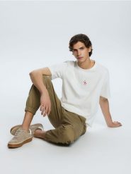 T-shirt comfort fit - złamana biel. T-shirty męskie Reserved, l, bez wzorów, z bawełny, bez kołnierzyka. Za 69.99 zł.