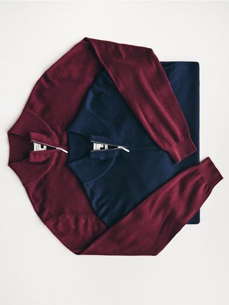 Rozpinany sweter z wełny merino - granatowy. Niebieskie kardigany męskie Reserved, l, bez wzorów, z wełny, bez kołnierzyka. W wyprzedaży za 179.99 zł.