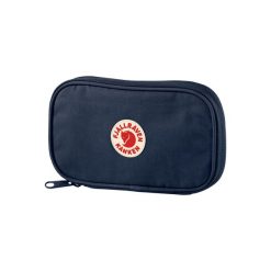 Portfel turystyczny Fjallraven Kanken Travel Wallet - navy. Niebieskie portfele damskie Fjällräven, bez wzorów. Za 235.99 zł.